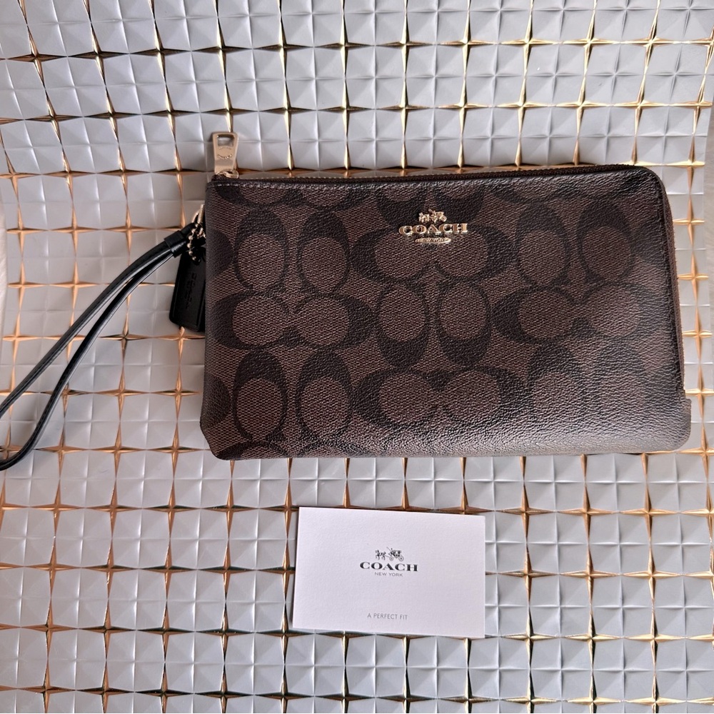 COACH LEATHER WRISTLET WALLET